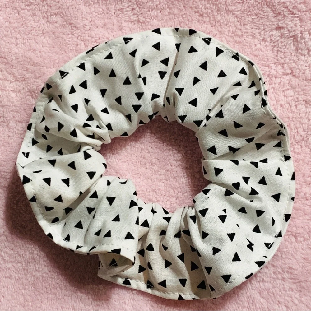 Scrunchies 7-pack black & white - 5”